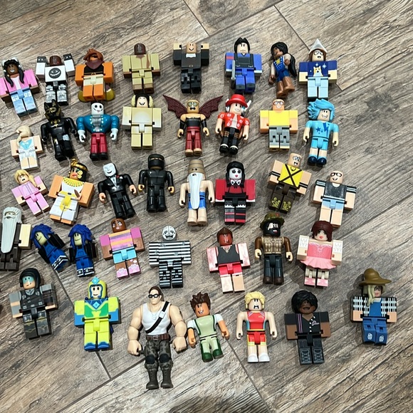 Huge Roblox lot - Picture 2 of 6